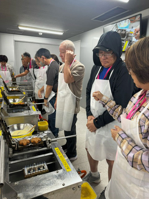 11-Making-Manju