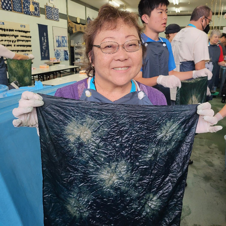 8-Indigo-Dyeing