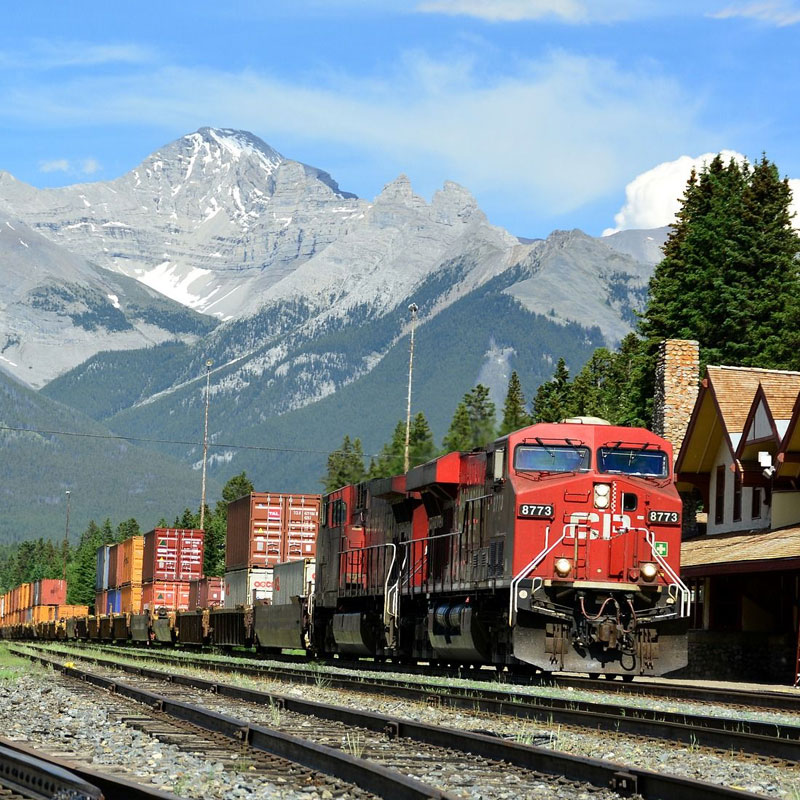 Canadian Rail, Canada