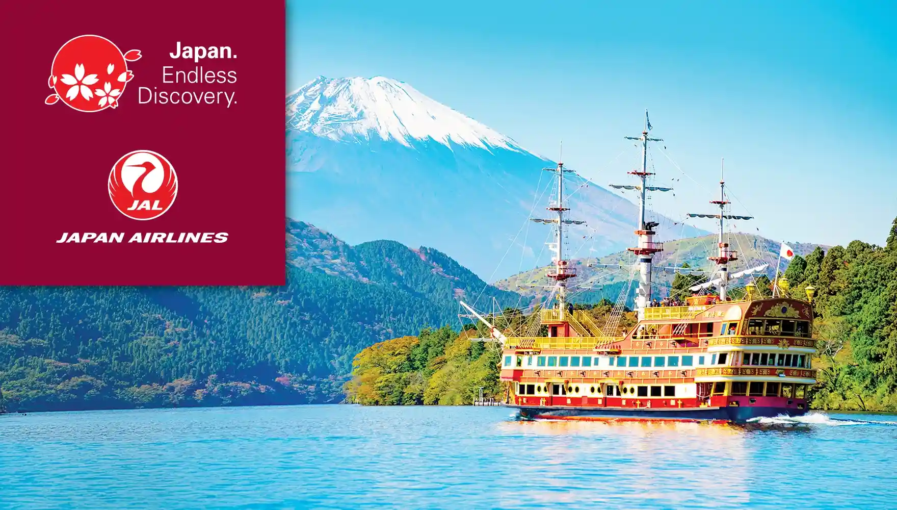 Photo of the pirate boat sailing on Lake Ashi in Hakone