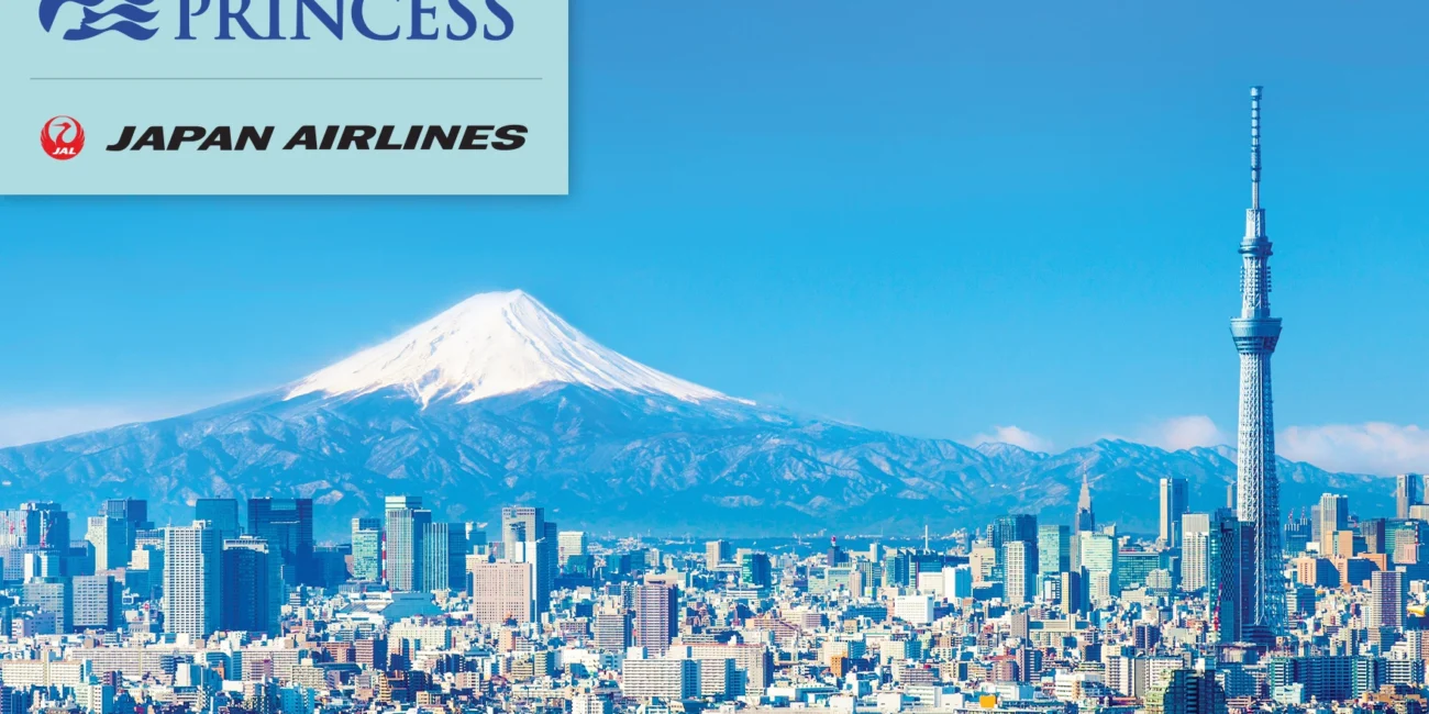 Photo of Tokyo, Japan cityscape with Tokyo Skytree and Mt. Fuji