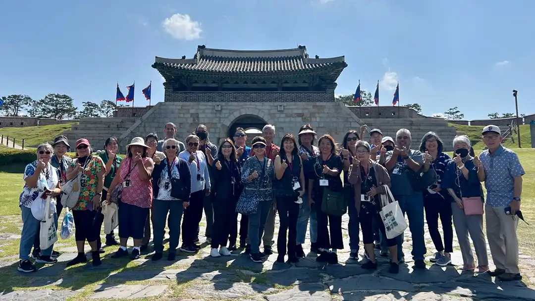 Discover Korea Tour at Suwon Hwaseong Fortress.